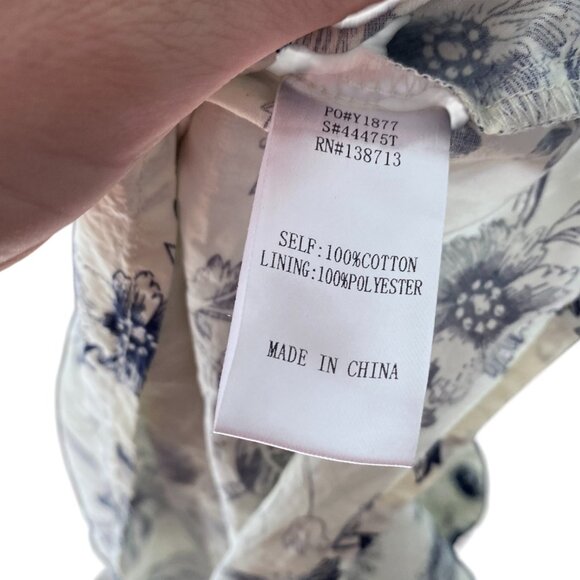 Doe and Rae floral print ruffle v-neck blouse in ivory Small - Picture 8 of 8